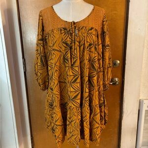 Tanoa Hawaiian print tunic.   With pockets